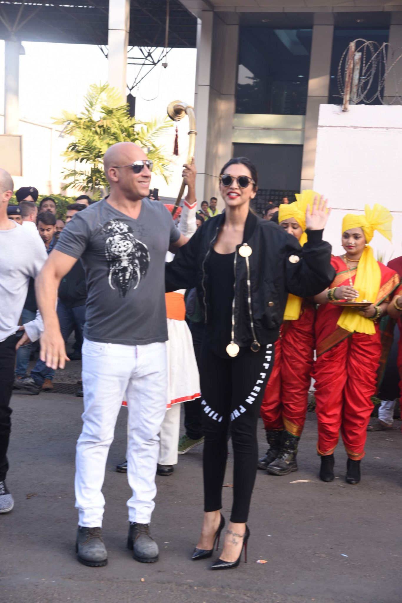 Deepika Padukone Brand New Pics of Vin Diesel and Deepika Padukone Vin Diesel Deepika 19